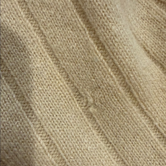 💋CHANEL Beige V-Neck Sweater with Pink Accents LB001 - Picture 7 of 8